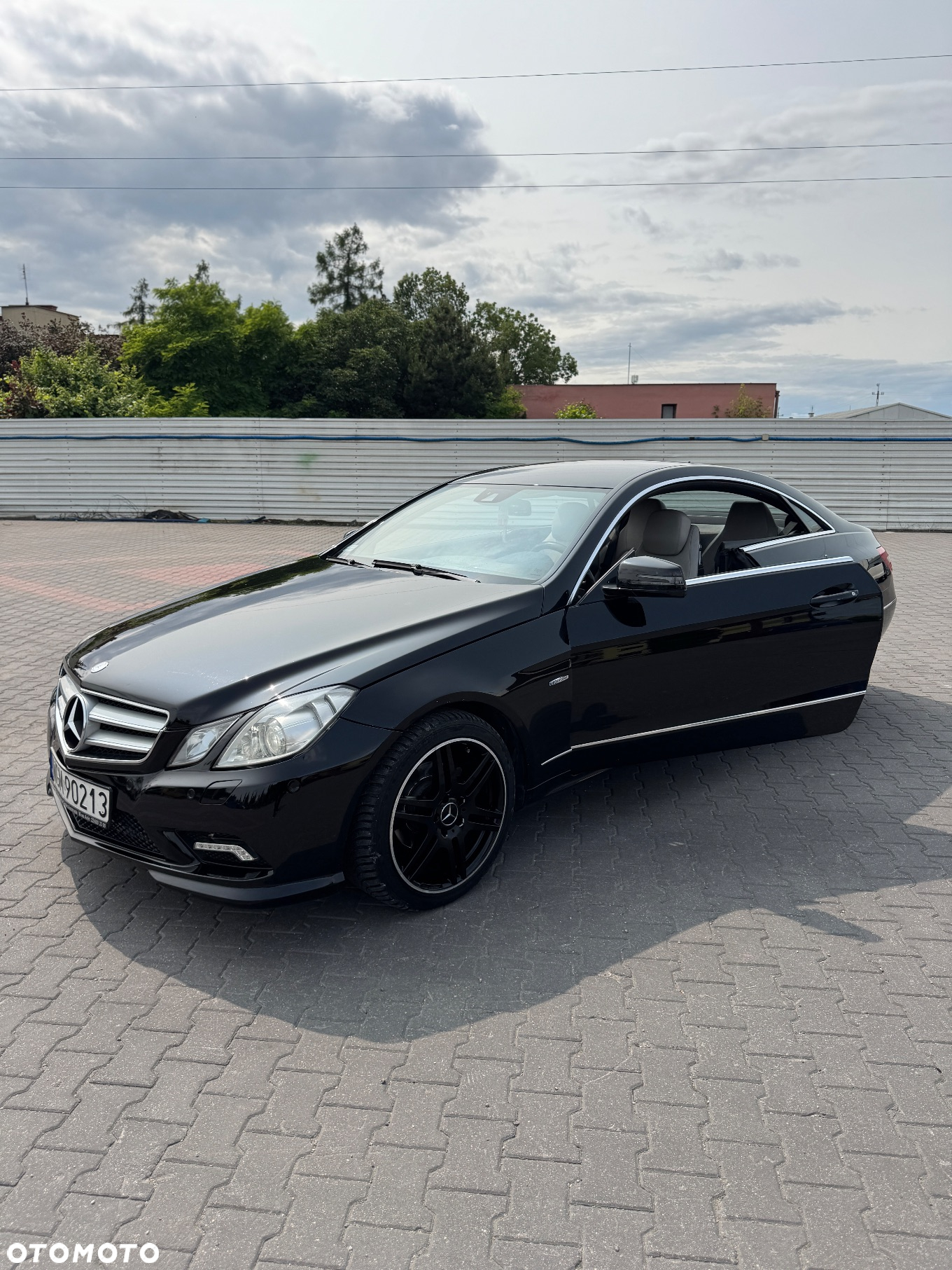 Mercedes-Benz Klasa E 220 CDI DPF Coupe BlueEFFICIENCY Automatik Avantgarde - 8