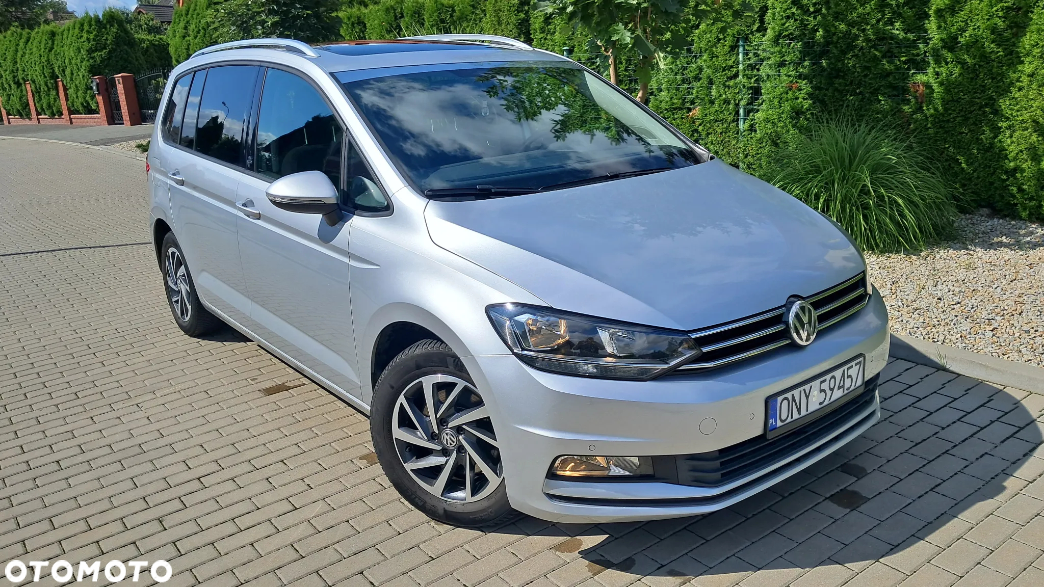 Volkswagen Touran 1.4 TSI BMT Comfortline DSG - 2