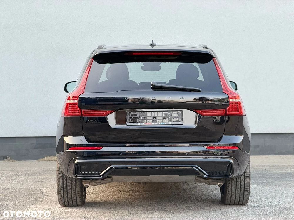 Volvo XC 60 T8 Plug-In Hybrid AWD R-Design - 5