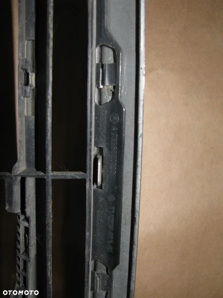 Mercedes Klasa C W203 LIFT Grill/ Atrapa - 7
