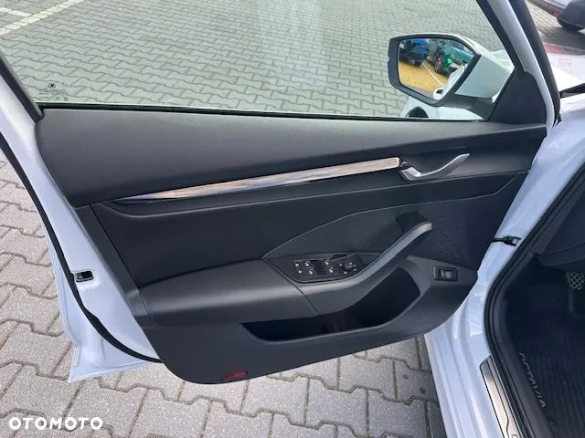 Skoda Octavia 1.5 TSI Selection - 14