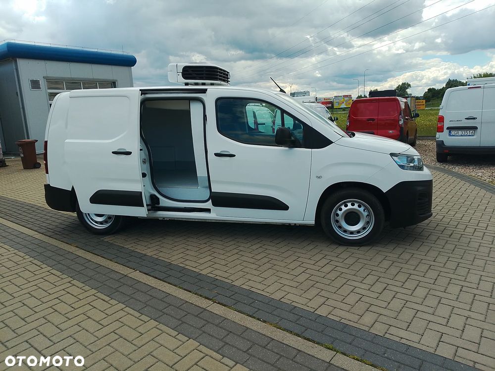 Toyota Proace Berlingo Partner Combo Doblo L2 Izoterma Chłodnia 230V Salon PL 3 osoby 2 EUPal 2,5 DMC - 11