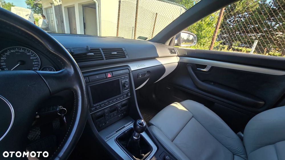 Audi S4 Limousine 4.2 Quattro - 24