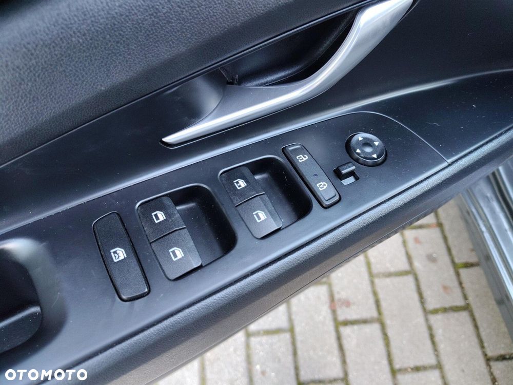 Hyundai Elantra - 15