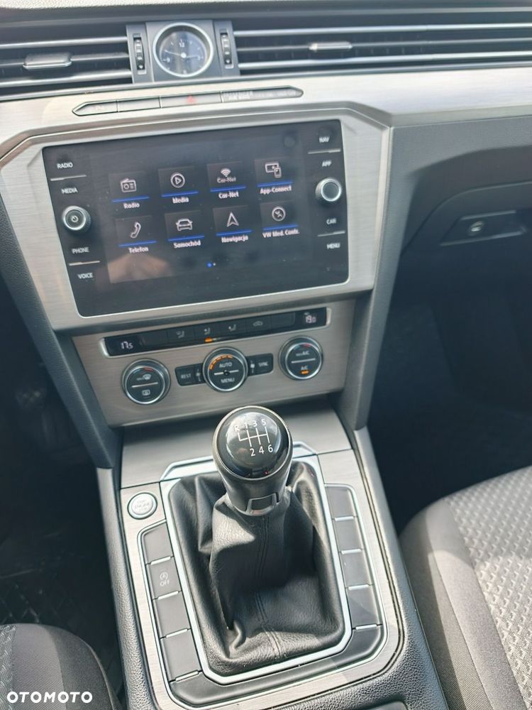 Volkswagen Passat - 28
