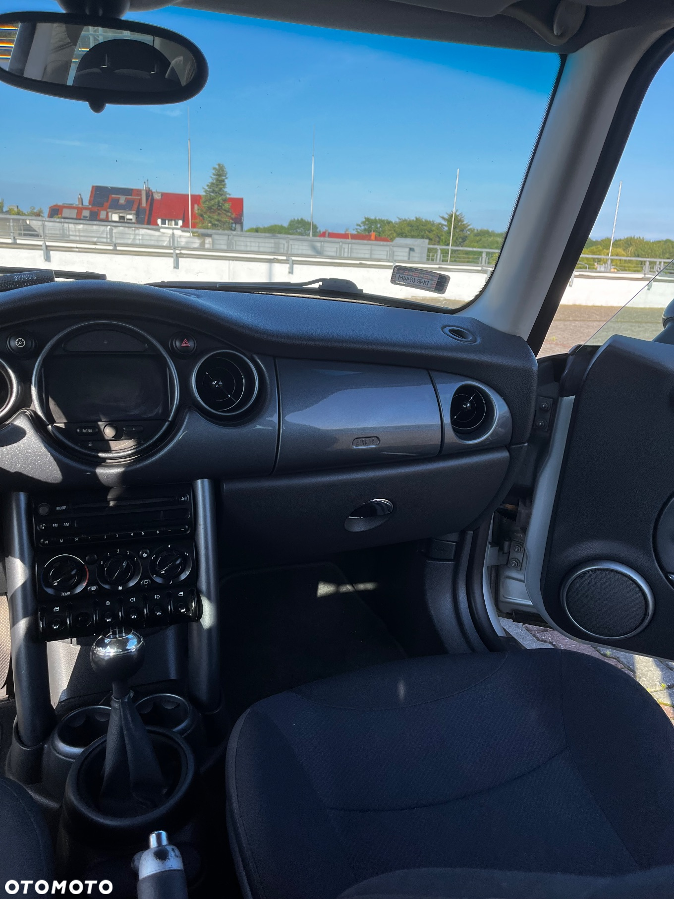 MINI Cooper Standard - 18