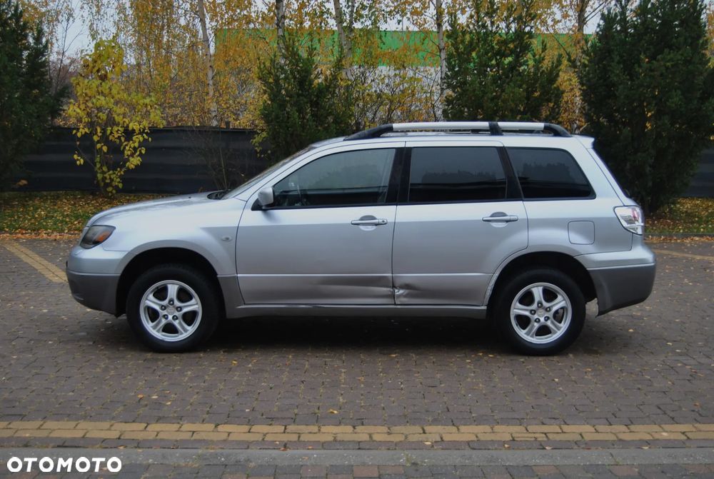 Mitsubishi Outlander 2.0 4WD Invite - 17