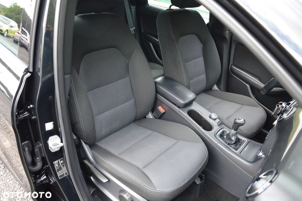 Mercedes-Benz Klasa B 180 CDI (BlueEFFICIENCY) - 31