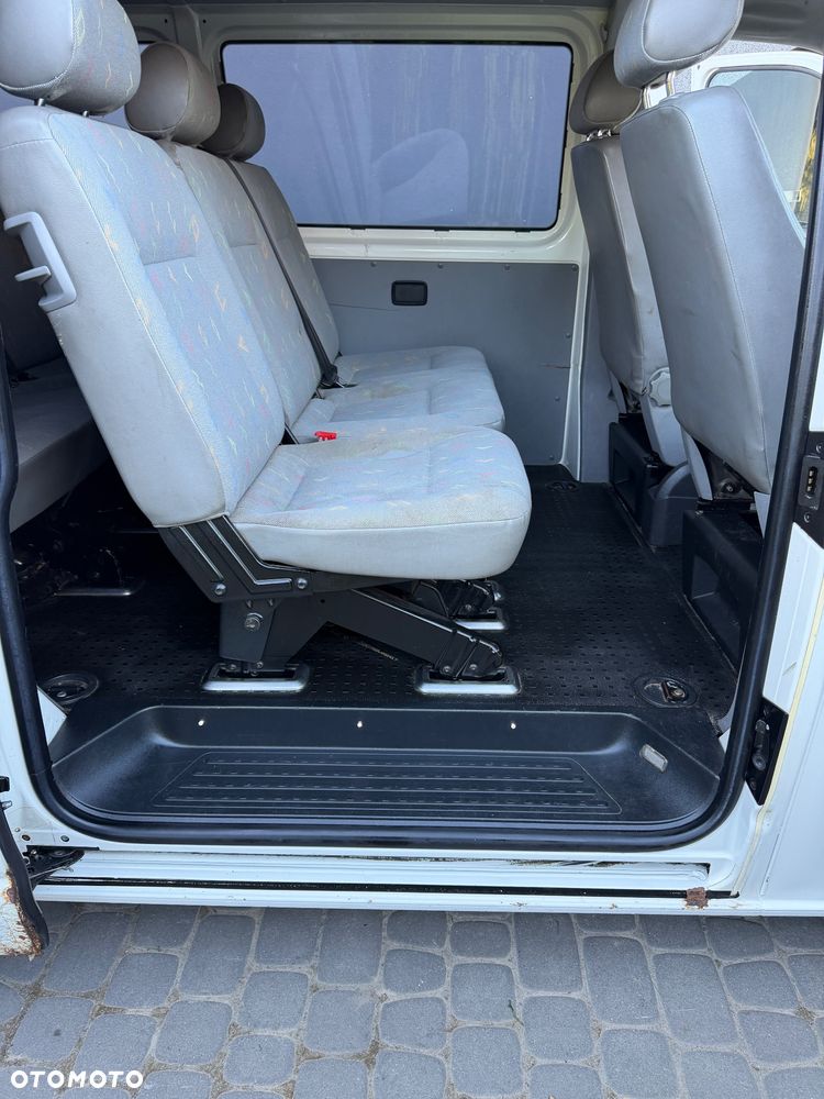 Volkswagen Transporter - 33