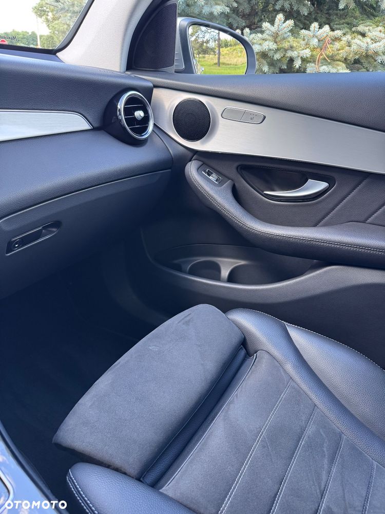 Mercedes-Benz GLC 220 d 4Matic 9G-TRONIC AMG Line - 31