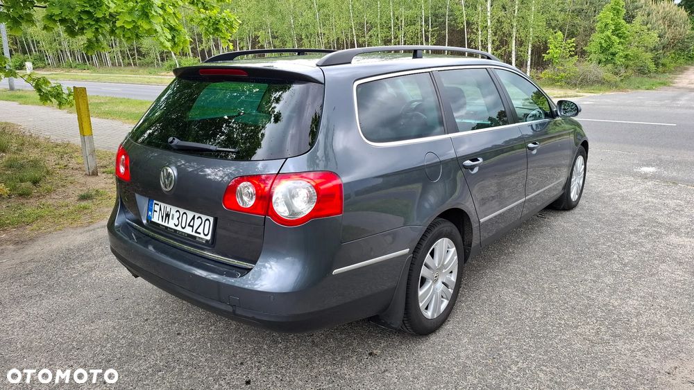 Volkswagen Passat 2.0 TDI Comfortline DSG - 8