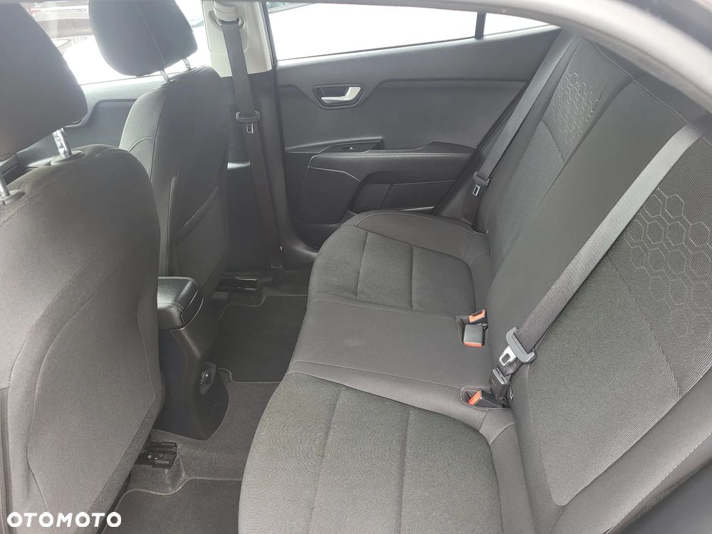 Kia Rio 1.4 L - 21