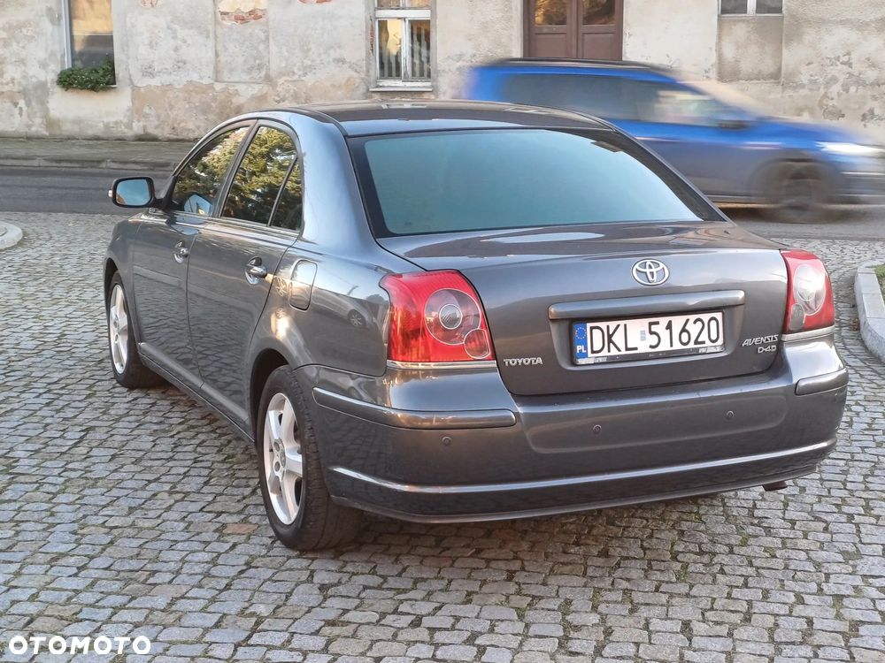 Toyota Avensis 2.2 D-4D Sol - 4