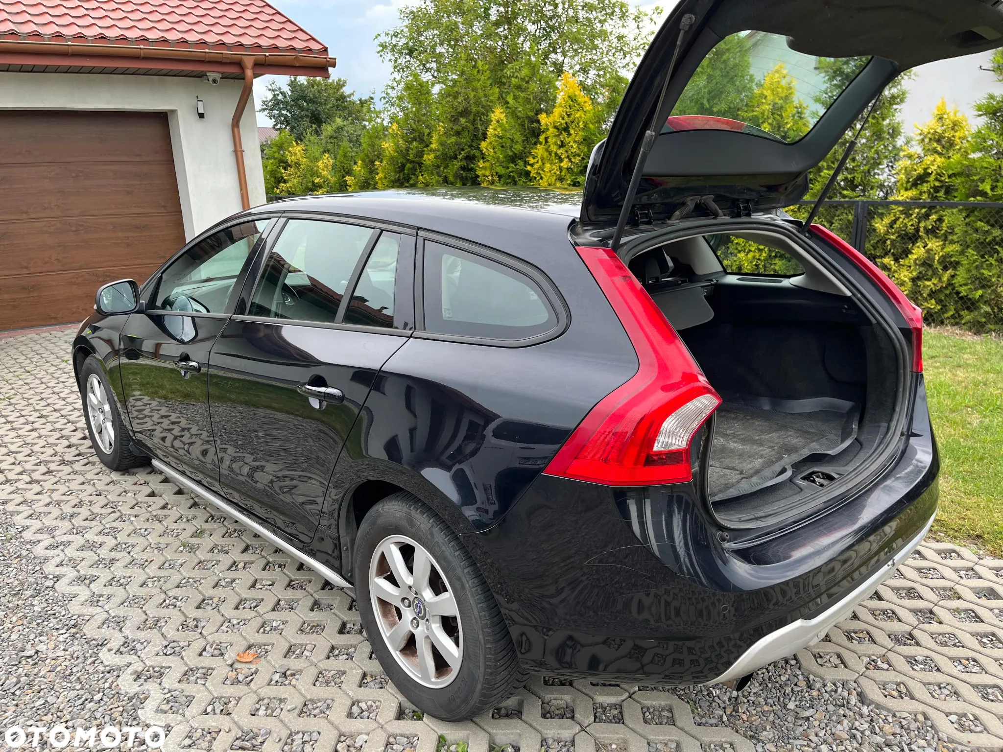 Volvo V60 D4 R-Design - 5
