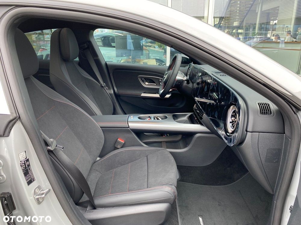Mercedes-Benz CLA - 23
