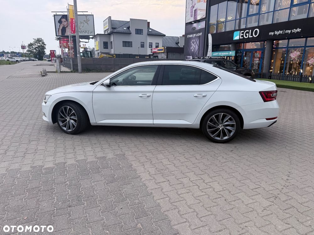 Skoda Superb 2.0 TDI Ambition DSG - 8