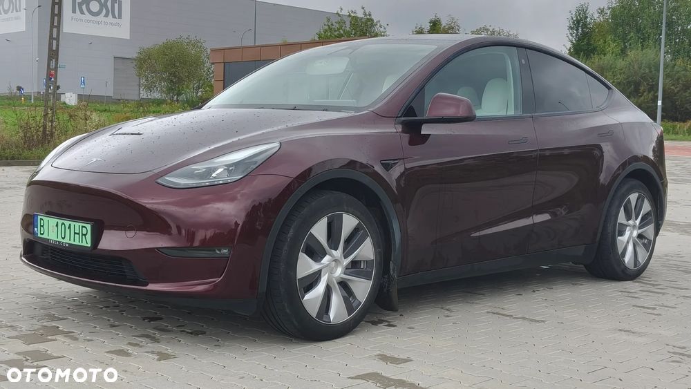 Tesla Model Y Long Range AWD - 3