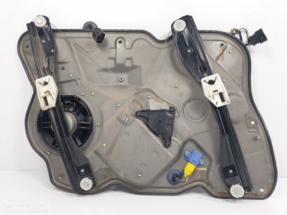 ELEVADOR DE VIDRO FRONTAL DIREITO SKODA OCTAVIA II 2006 -1T0959702B - 2