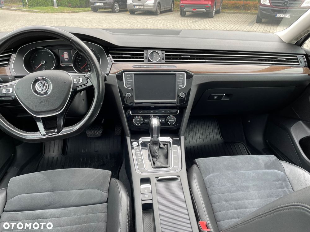 Volkswagen Passat Variant 2.0 TDI SCR DSG Highline - 22