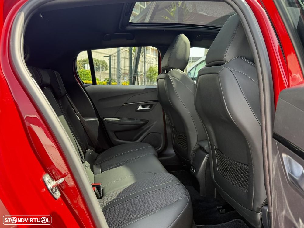 Peugeot e-208 GT - 46