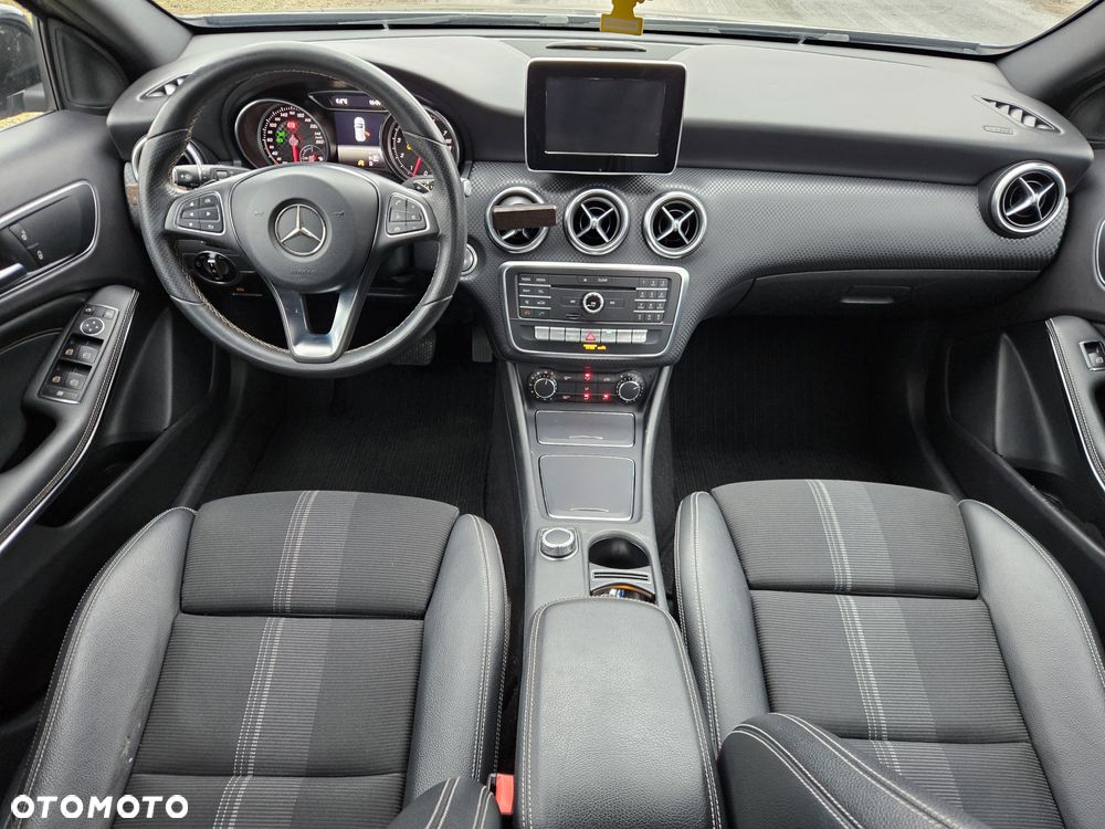 Mercedes-Benz Klasa A 180 7G-DCT StreetStyle - 20