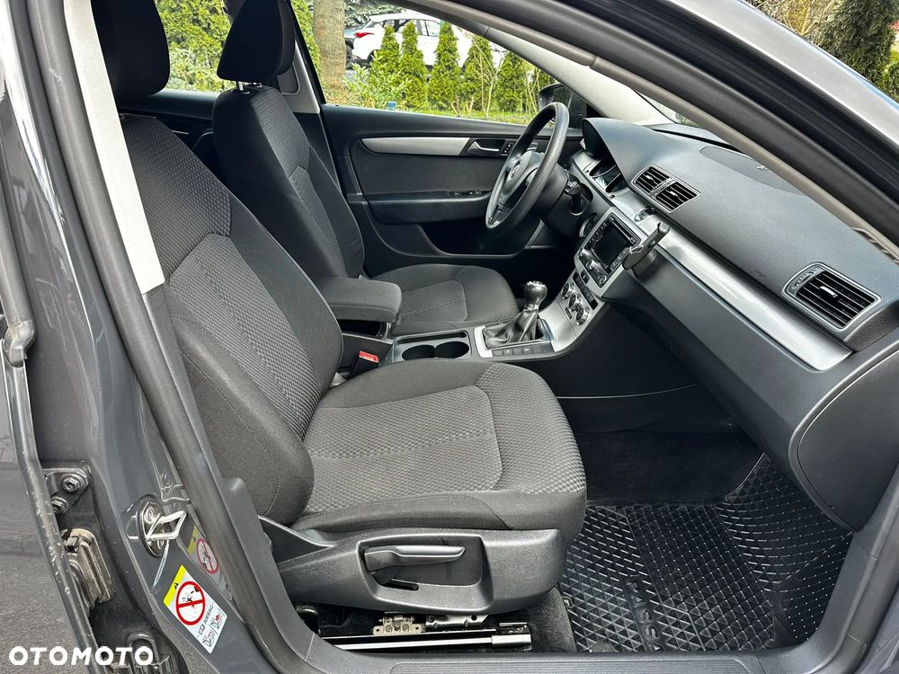 Volkswagen Passat - 10