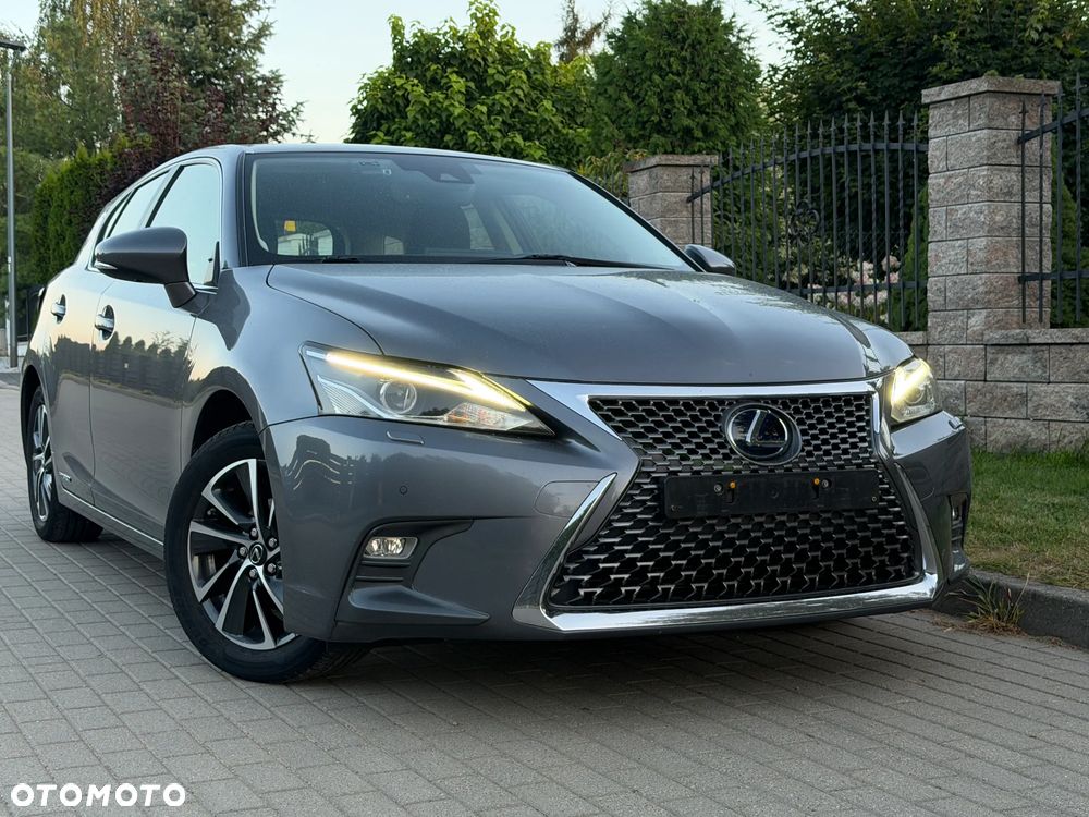 Lexus CT 200h Prestige - 1