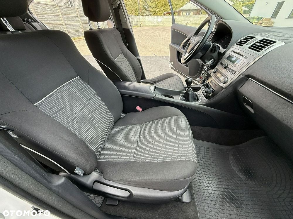 Toyota Avensis 2.0 D-4D Active - 31