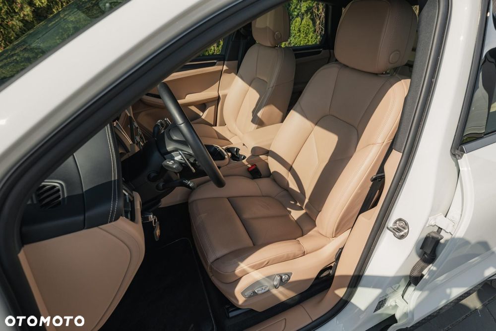 Porsche Macan Standard - 12