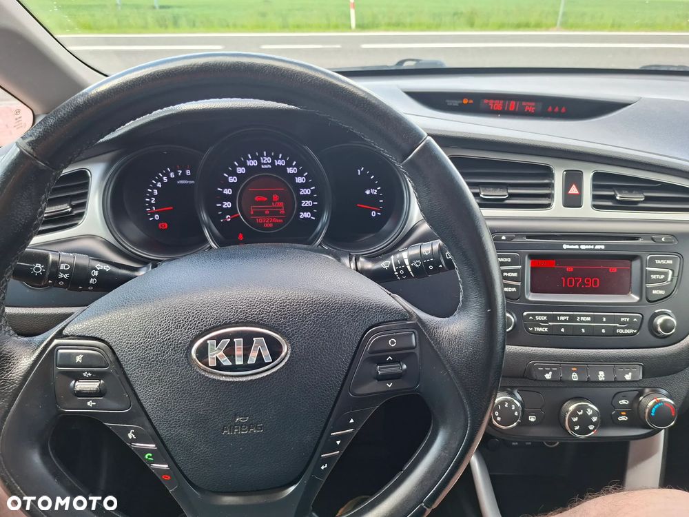 Kia Ceed - 13