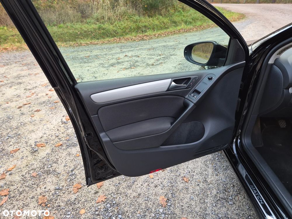 Volkswagen Golf 1.6 TDI DPF MATCH - 23