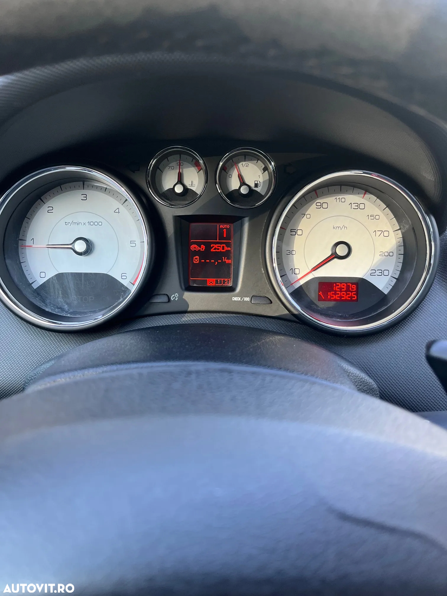 Peugeot 308 1.6HDi Premium Pack Aut - 11