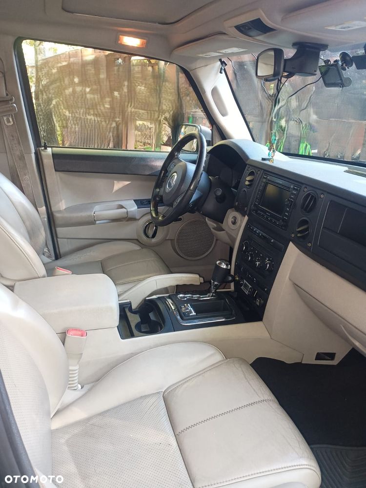 Jeep Commander - 2