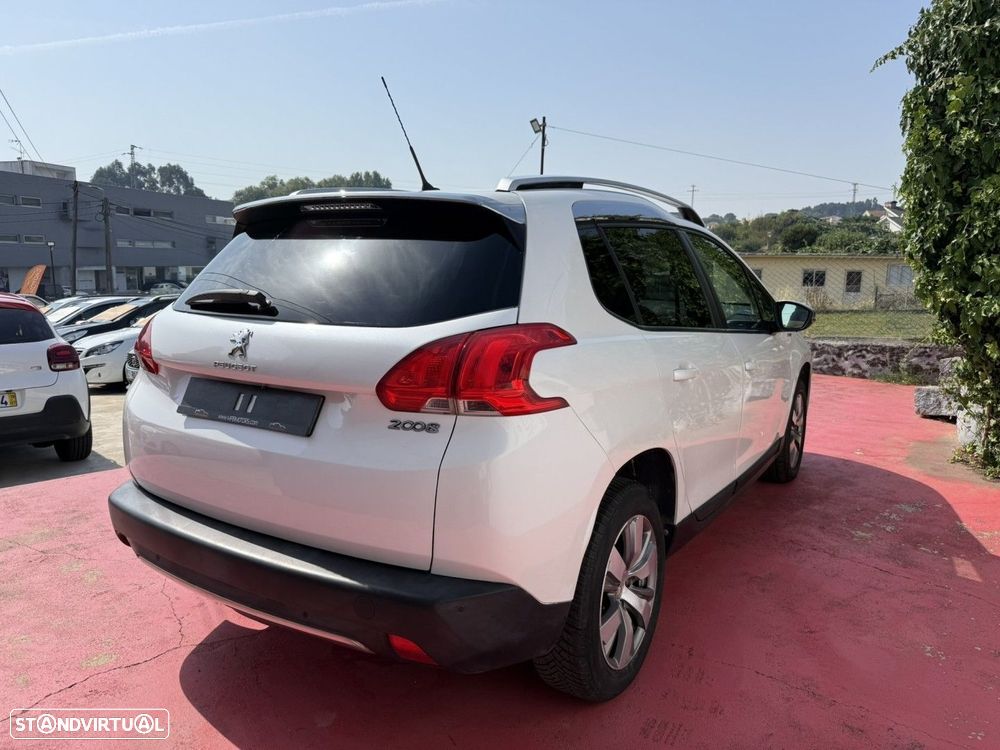 Peugeot 2008 1.2 PureTech Style - 6
