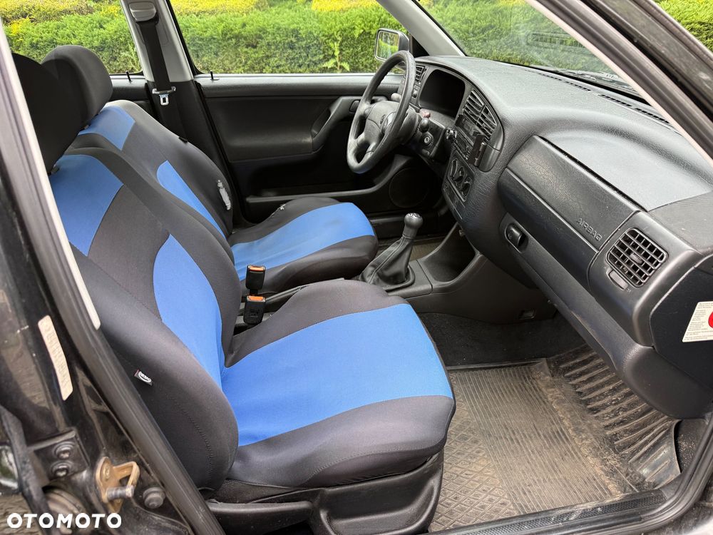 Volkswagen Golf 1.8 GL - 9