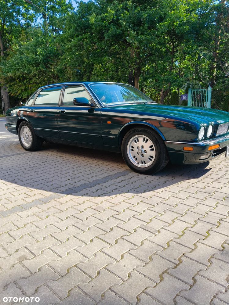 Jaguar XJ - 7