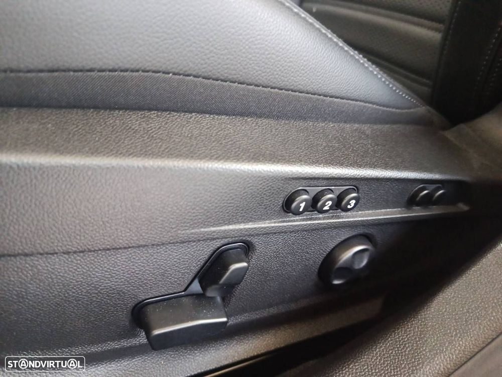 Alfa Romeo Giulia 2.2 D Veloce AT8 AWD - 13