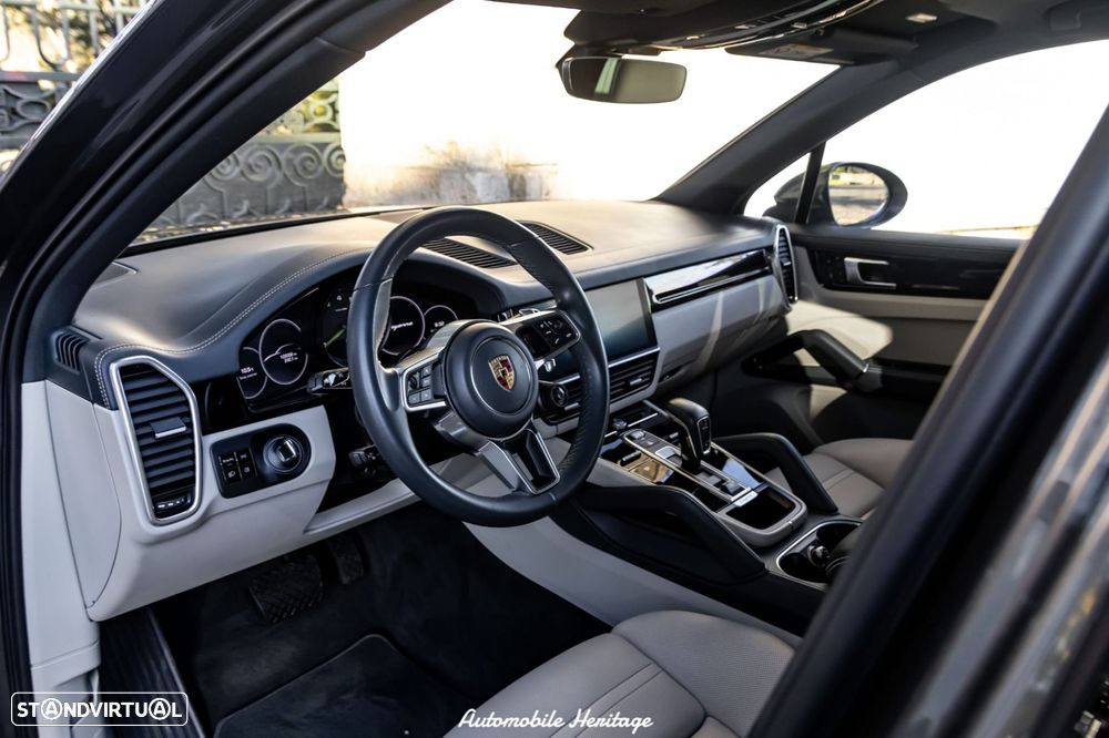Porsche Cayenne - 19