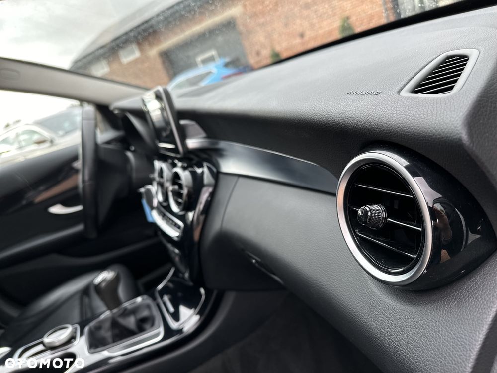 Mercedes-Benz Klasa C 200 Exclusive - 13