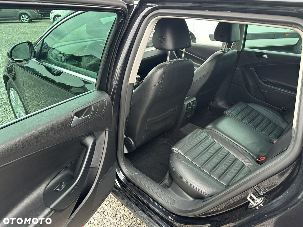 Volkswagen Passat - 13