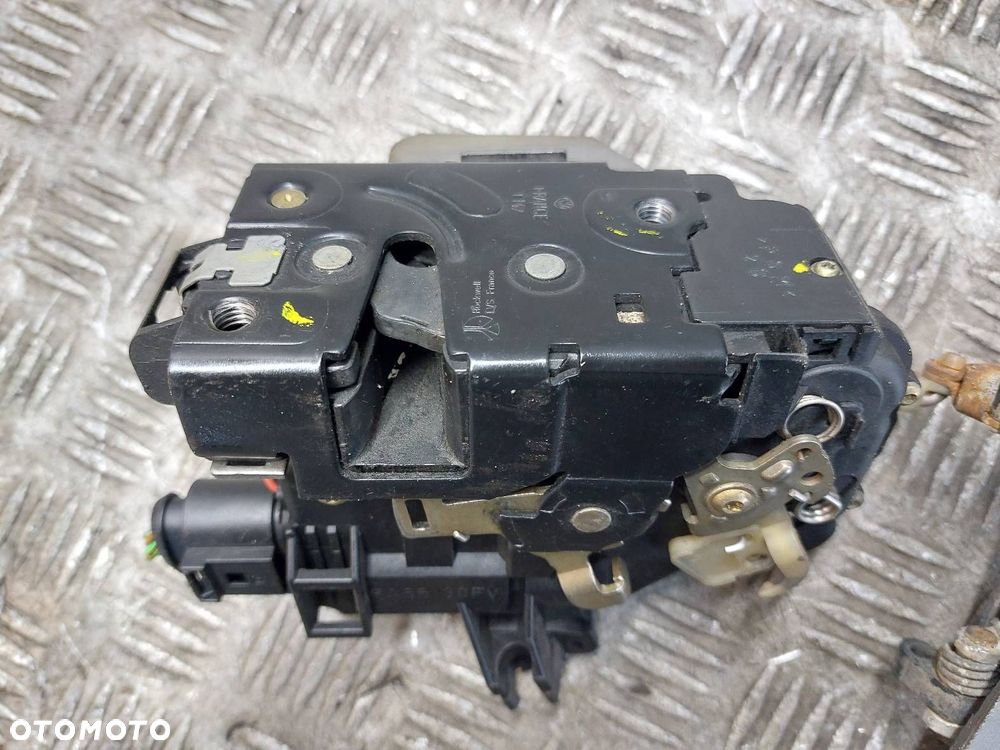 ZAMEK DRZWI LEWY PRZÓD + KLAMKA ZEWNĘTRZNA AUDI A6 C5 4B1837885 LY7W - 5