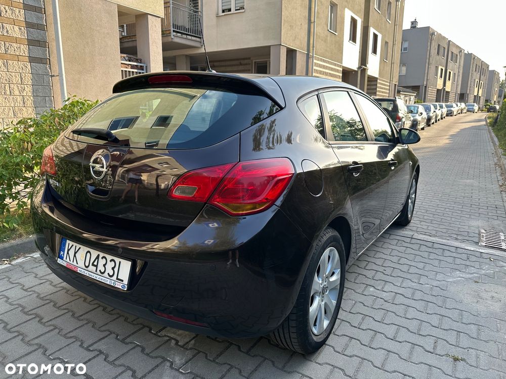 Opel Astra 1.6 - 9