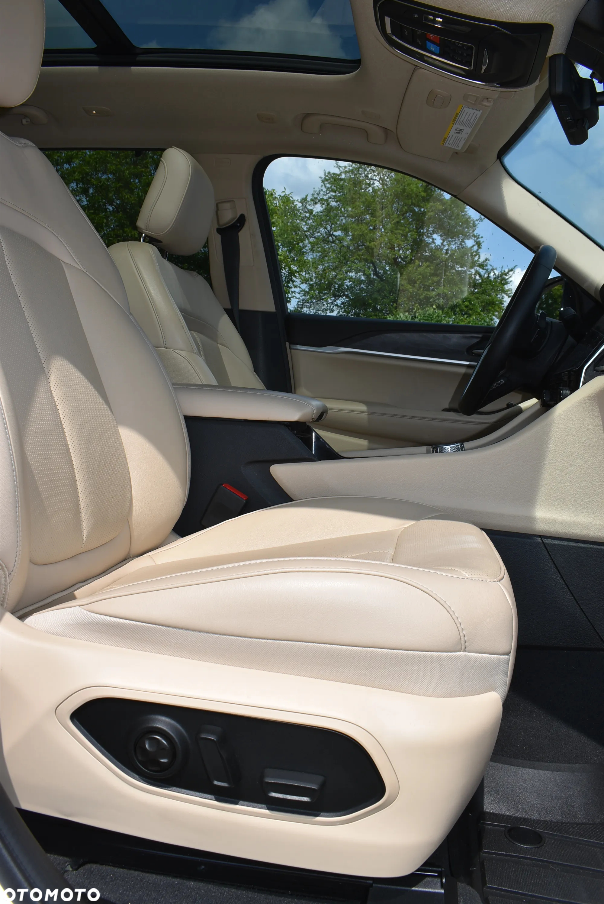 Jeep Grand Cherokee - 21