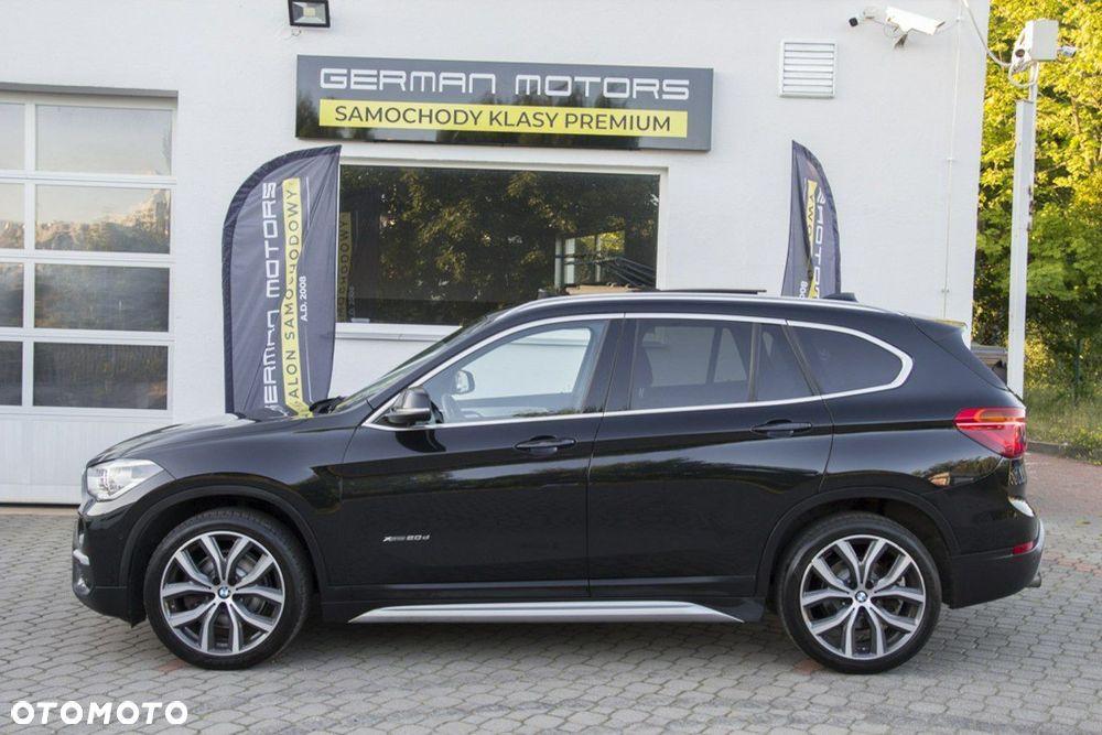 BMW X1 xDrive20d Sport Line - 40