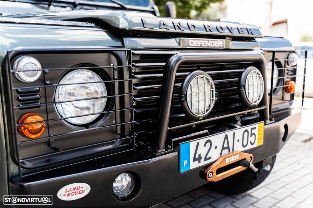 Land Rover Defender - 16