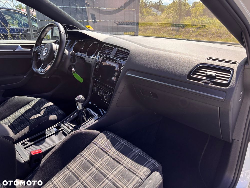 Volkswagen Golf 2.0 TDI BMT GTD - 23