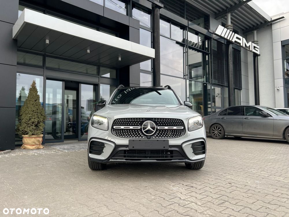 Mercedes-Benz GLB - 4