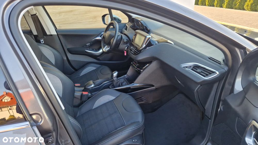 Peugeot 2008 1.6 BlueHDi Allure S&S - 8