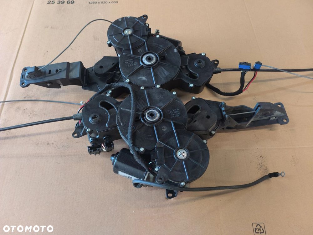 C8 mechanizm silniczek otwierania drzwi bocznych tylnych elektryczny Peugeot 807 Lancia Phedra Fiat Ulisses Citroen