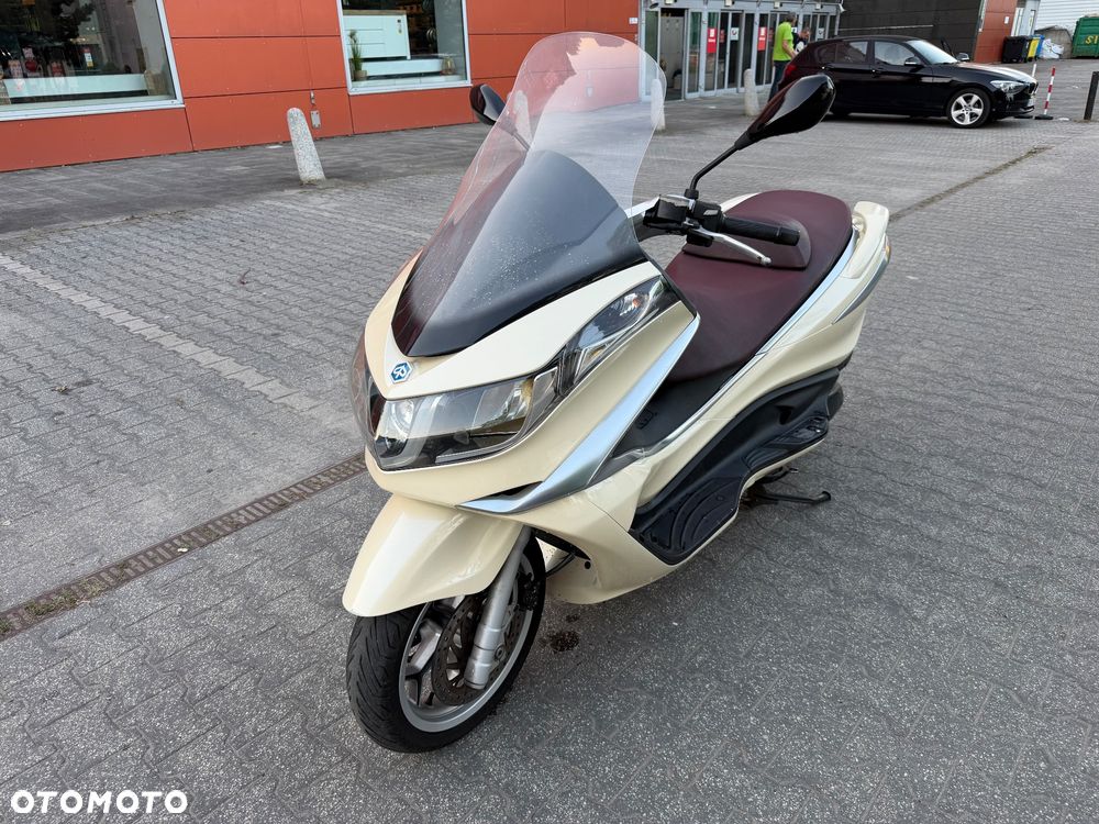 Piaggio X10 - 13